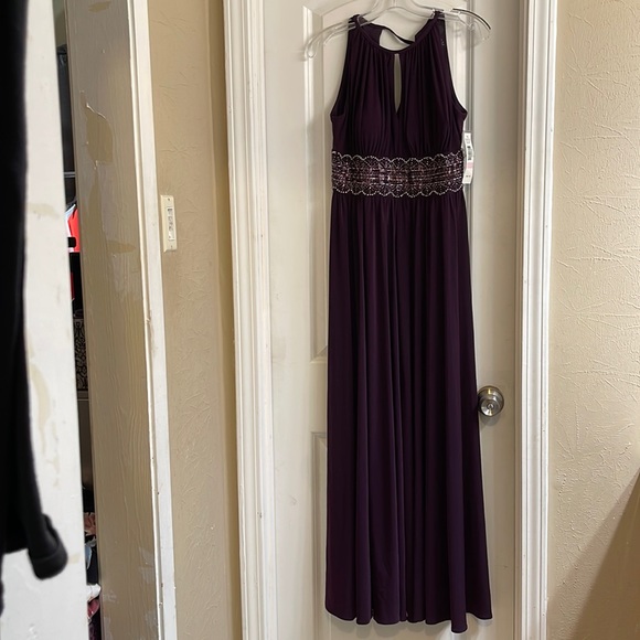 ♻️ New R & M Richards Purple Eggplant Beaded Formal Key Hole Dress size 6 - Picture 3 of 8